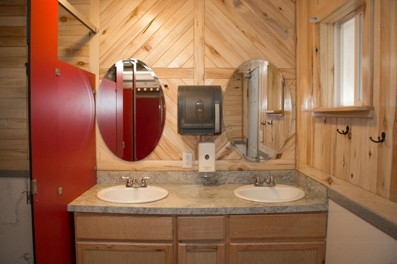Funstays Glamping Setup Tent In Rv Park #2 Ok-T2 Moab Zewnętrze zdjęcie